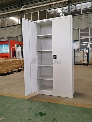 armoire métallique avec 2 porte battantes 