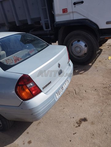 سيارة رونو نقية متور مليح كسيدة 