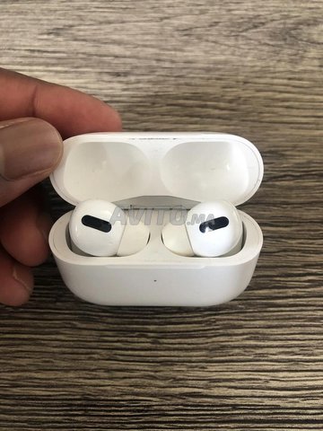 Apple AirPods Pro 2021
