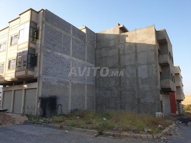 Terrain 2 façades pour maison en 2 Etg et RDC