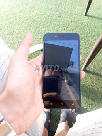 Oppo A71 à vendre prix fixe svp