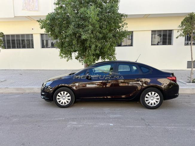 Voiture Opel Astra 2015