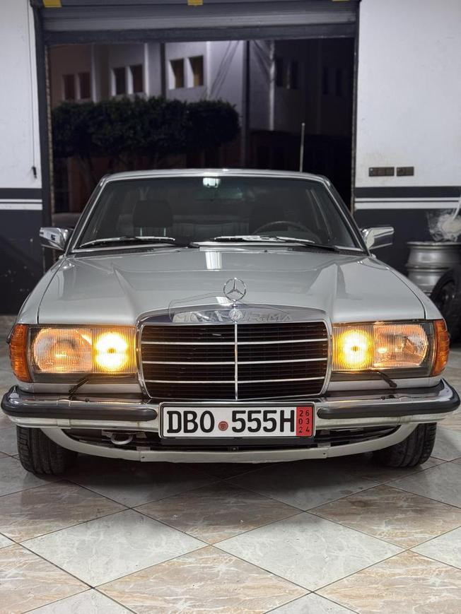 Mercedes-Benz230