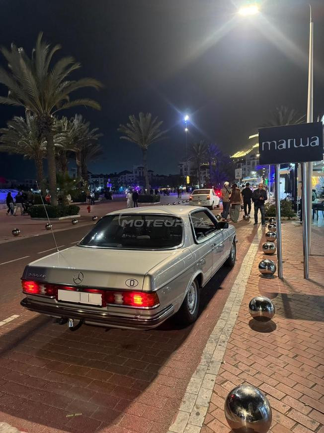 Mercedes-Benz230