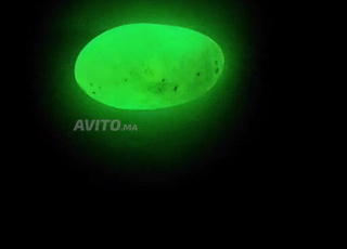 حجر طبيعي يضيء في الظلام حجر كريم