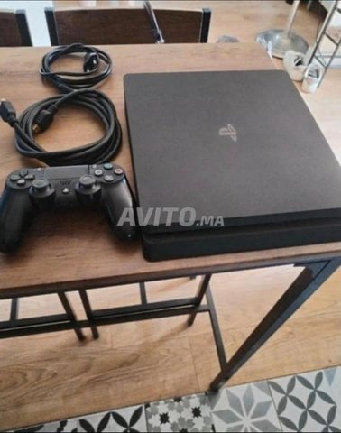 PS4 slim 1To avec manette