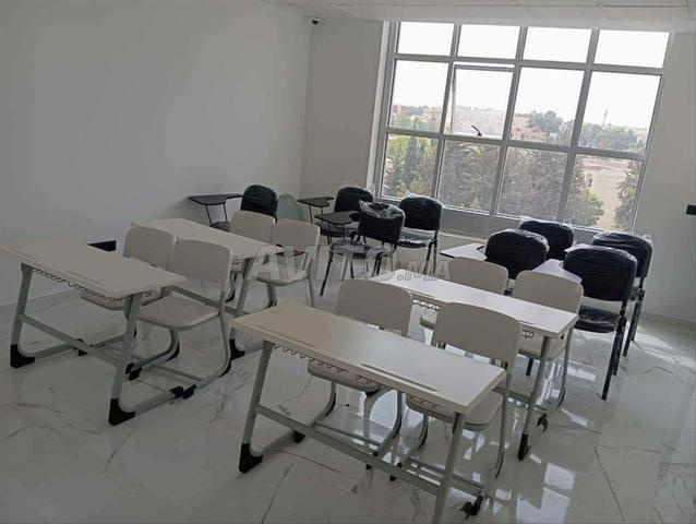 كراسي وطاولات مستوردة لتحقيق أقصى قدر من الراحة