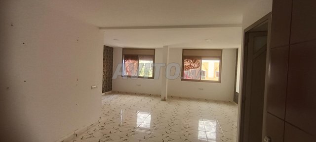 Plateau bureau 2 ème étage à louer Hay Salam