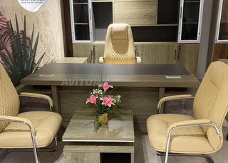 pack de bureau avec les chaise\vitrine\table basse