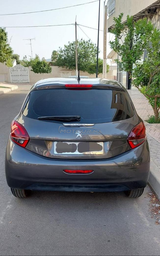Peugeot 208 bon état 