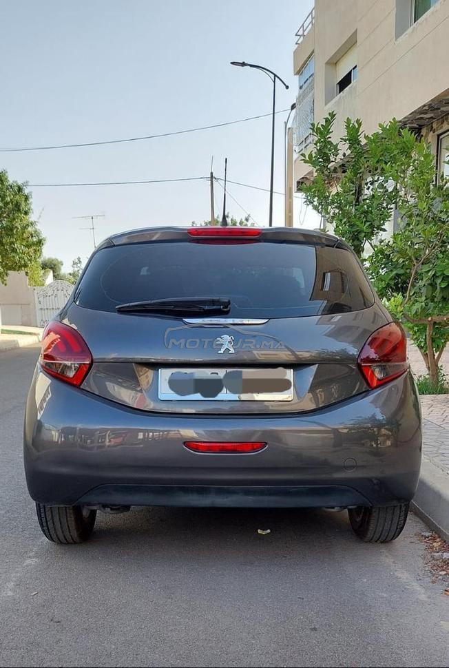 Peugeot 208 bon état 
