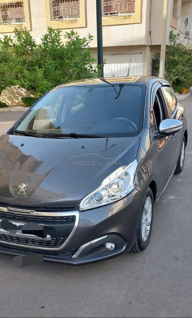 Peugeot 208 bon état 