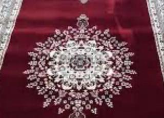 زربية عصرية بحالة جيدة 