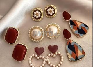 اقراط عصرية و جذابة