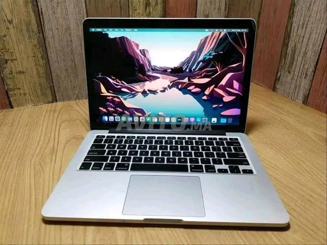 MacBook Pro i5 Retina Ram 8 disc 256 SSD 