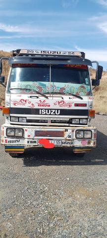 camion Isuzu 15 - 2