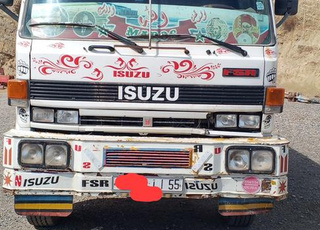 camion Isuzu 15
