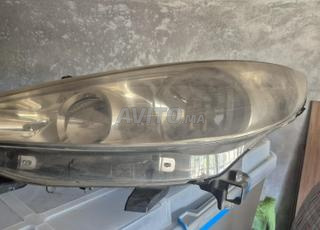 Optique avant gauche de peugeot 207