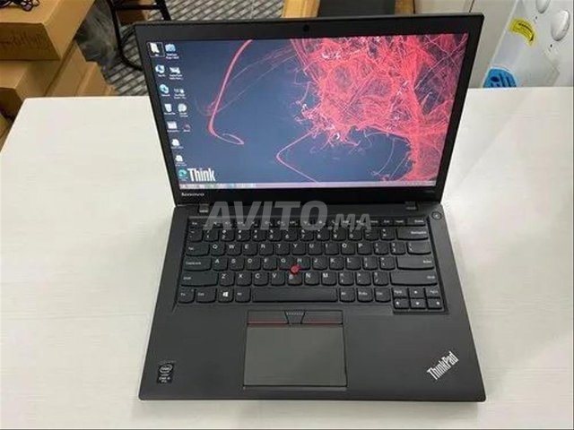 Lenovo i5 Ram 8 Disc SSD et cartable 