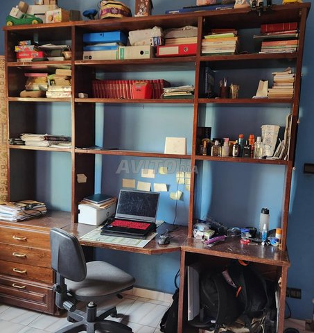 مكتبة ومكتب بسعر مغري