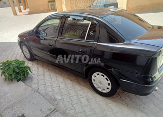 opel astra 2008 كاينة طموبيل مليحة 
