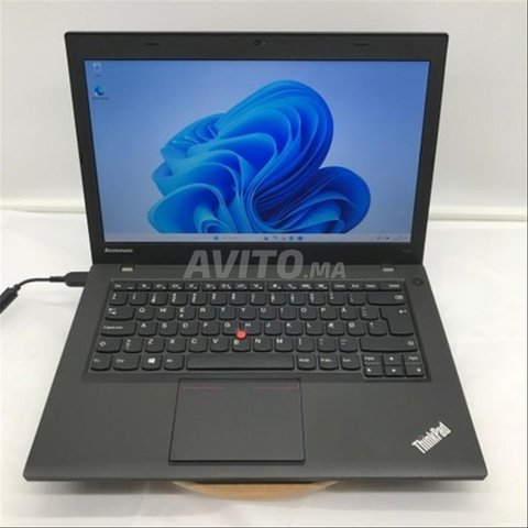 Lenovo i5 Ram 8 Disc SSD et cartable 