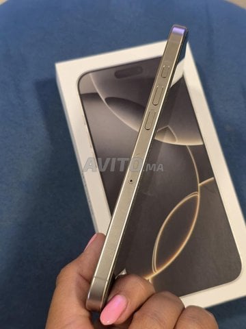 iPhone 16pro Max natural titanio 