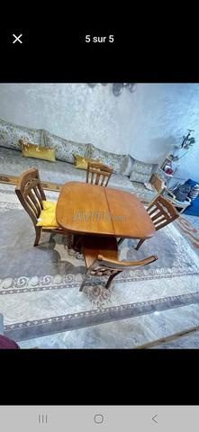 Table à manger en bois extensible avec 4 chaise