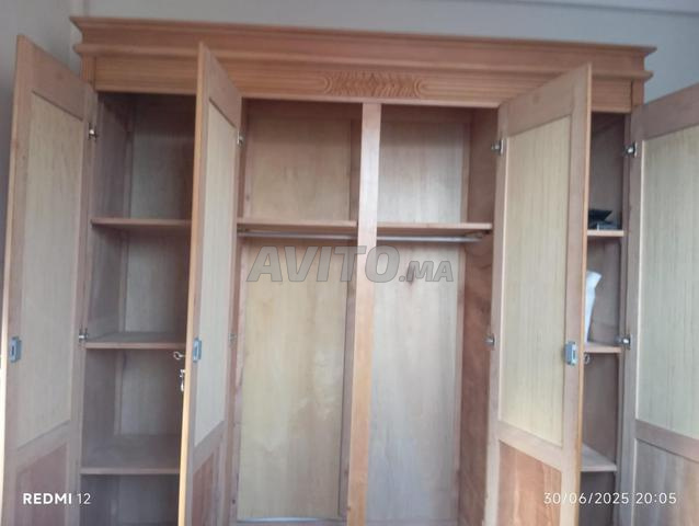 Placard spacieux à vendre – Très bon état  - 2