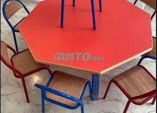 طاولة مثمنة