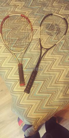 raquette tennis et raquette squash avec balles  - 2