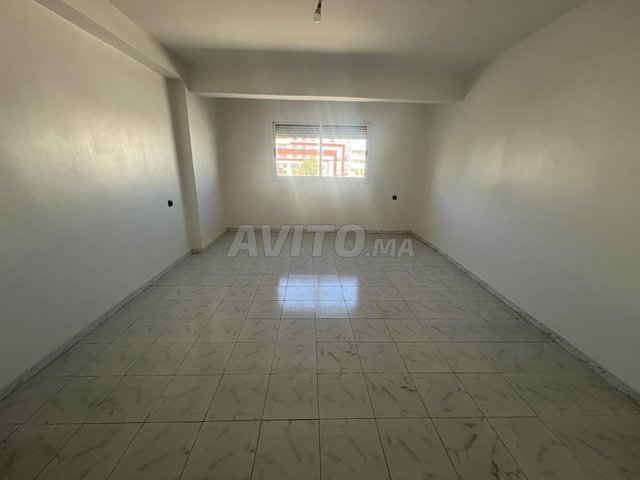 مكاتب للإيجار 3 غرف في شارع محمد الخامس وسط المدينة