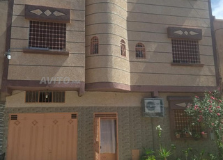 منزل محفظ للبيع (طابقان) في حي النور وجدة