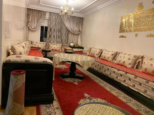 صالون مغربي في حالة جيدة و ثمن قابل للتفاوض