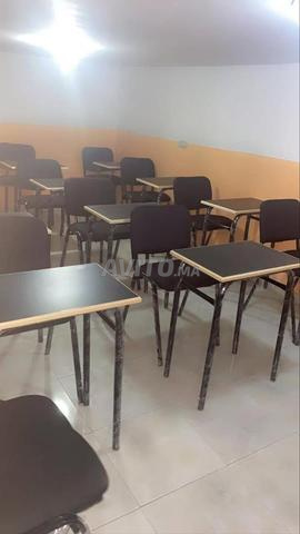  table individuelle avec chaise scolaire à rabat