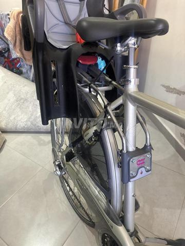 دراجة غزال بحالة جيدة جدا مع مقعد للأطفال