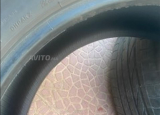 2 pneus 235/55/19   BRIDGESTONE en bon état