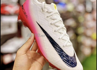 حذاء كرة القدم 