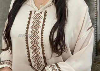 جلابة عصرية بلمسة تقليدية 