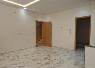  شقة للبيع في الطابق الأرضي-  بالدعم