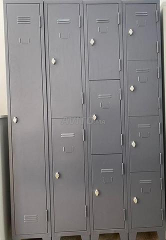  vestiaires monobloc avec des cases