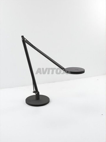 مصباح مكتب ماناد لولا مع قاعدة سوداء - جديد