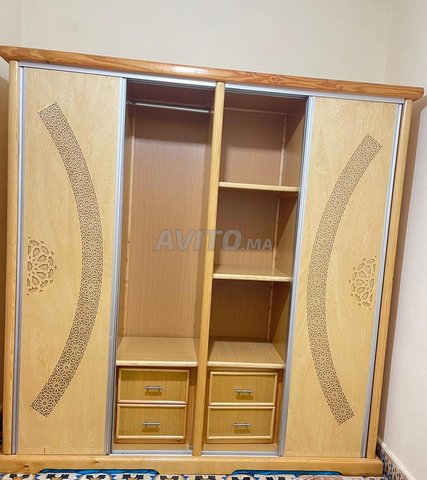 À vendre  Meuble TV et Armoire 4 portes