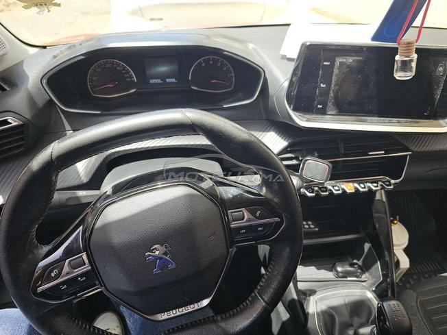 peugeot 208 1 er main particulier.