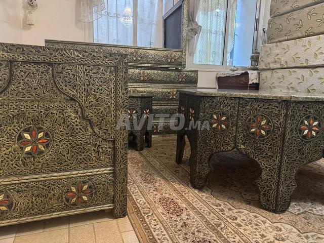 Salon marocain avec grande table et 3 petites - 2
