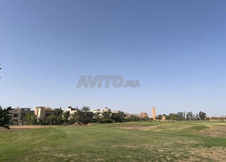 أرض في مراكش على ملعب أرجان