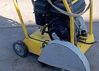 Scie à sol “Wacker Allemagne” , 13 CV, disque  