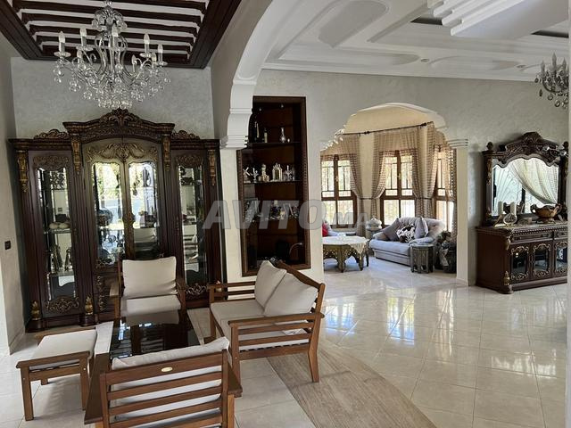Superbe villa de 580 m² avec jardin à Casablanca - 2