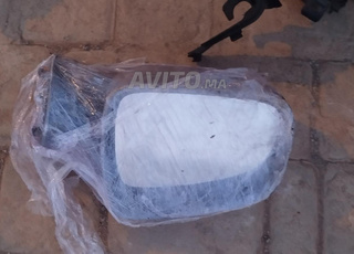 Lizan obagita et rétroviseur Dacia Logan 2012