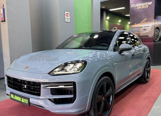 Porsche Cayenne Essence Automatique 2025 à Rabat